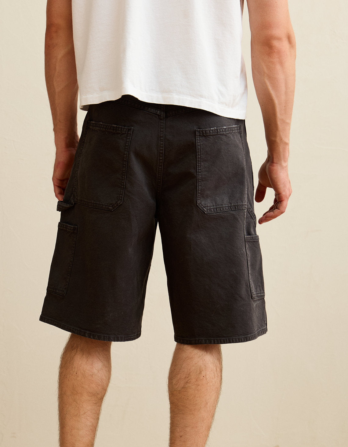 Shorts de mezclilla anchos estilo carpintero. - Negro 3131_8281_001_ob