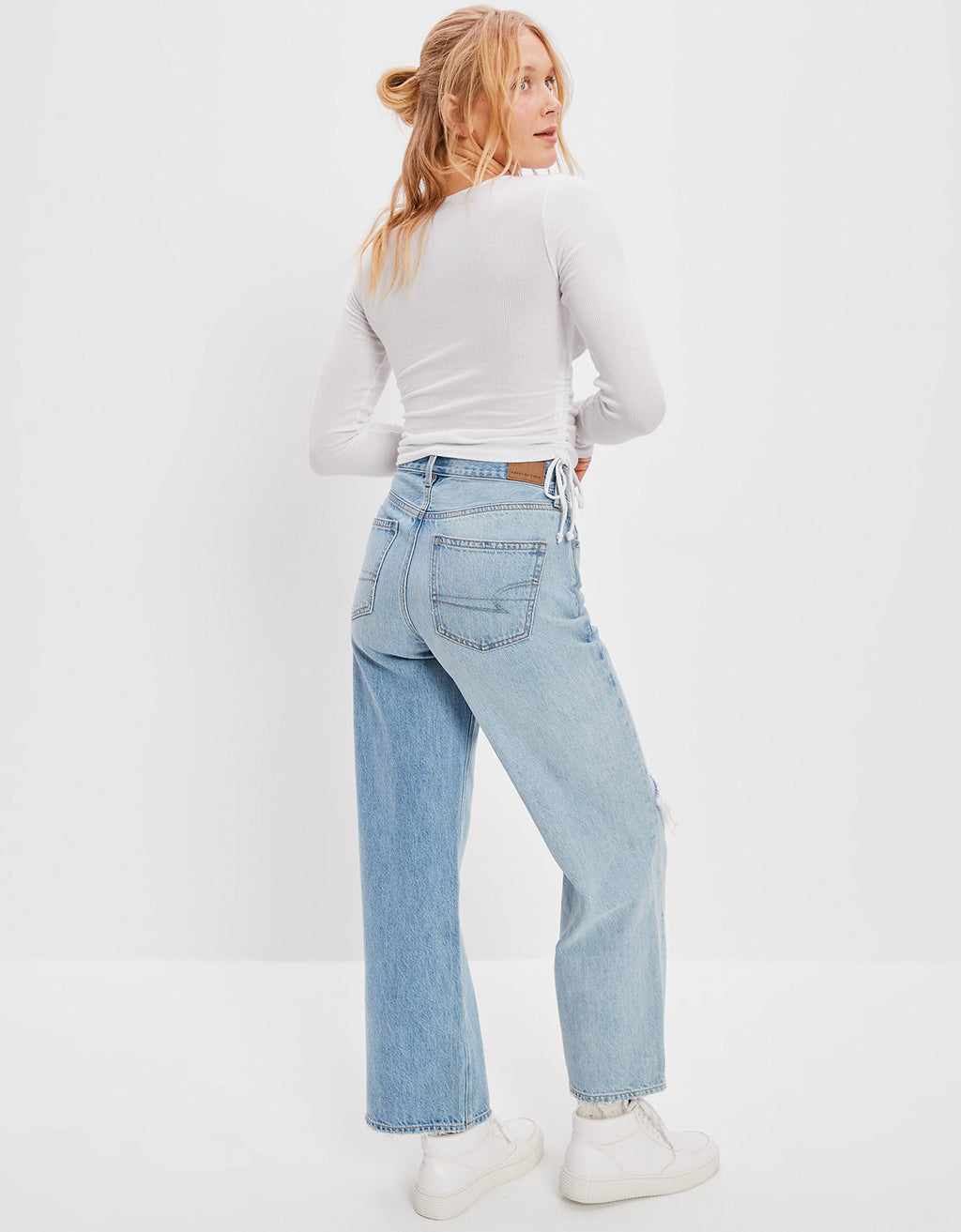 Camiseta AE de manga larga cropped. - Blanco 3375_8394_100_ob