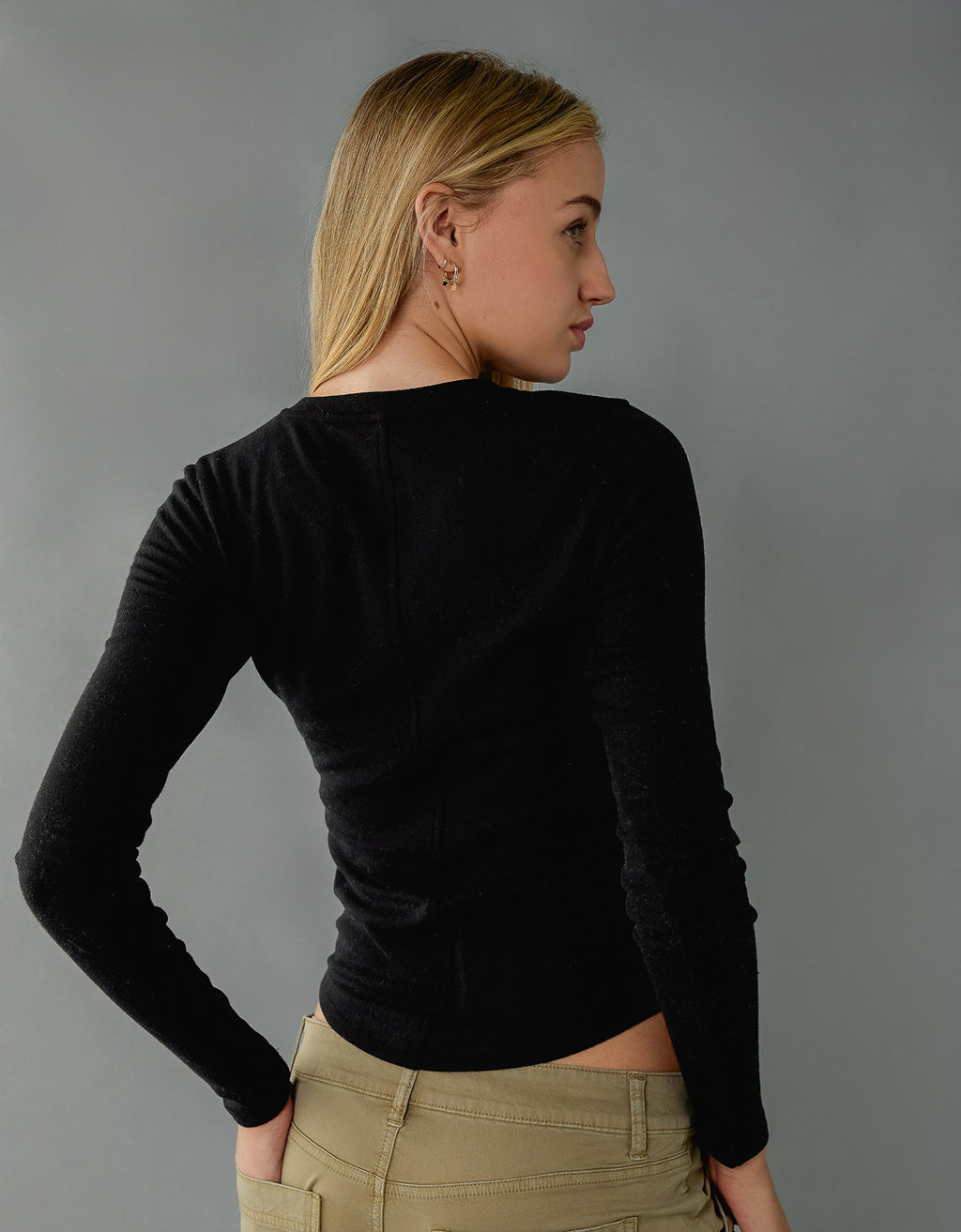 Camiseta de Manga Larga Tipo Henley Ae - Negro 3376_1500_001_ob
