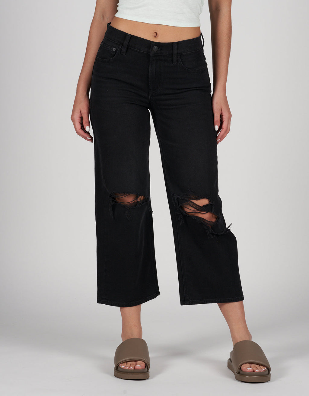 Jean AE Wide-leg corto estilo noventero - Negro 3437_4110_081_of
