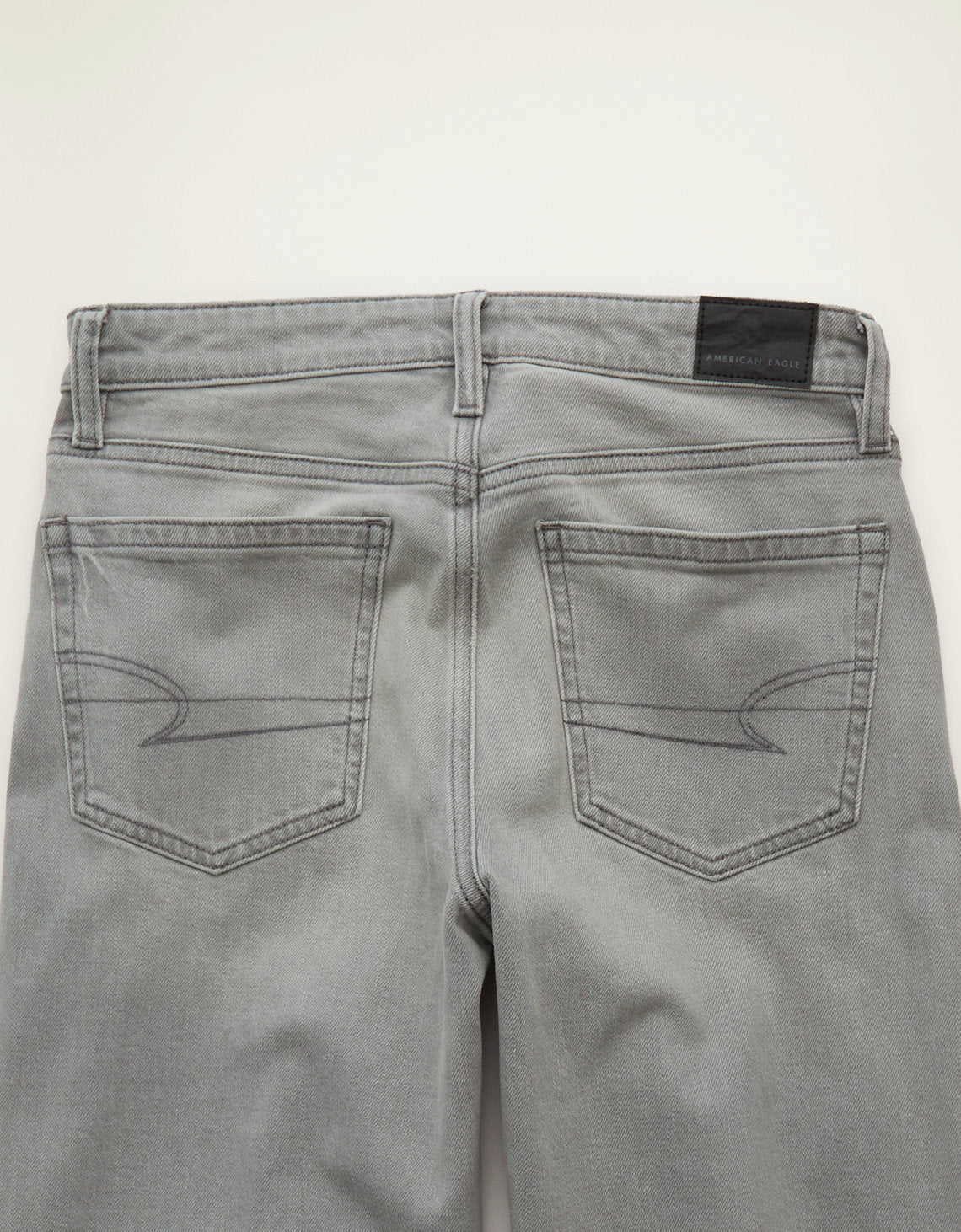 Jeans Stovepipe de talle alto de AE - Gris 4435_6322_020_b